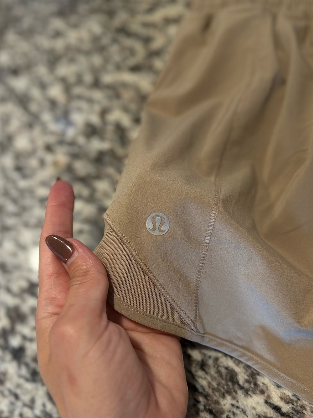 Lululemon Hotty Hot High Rise Shorts 4" Sheer Oak - Picture 8 of 8